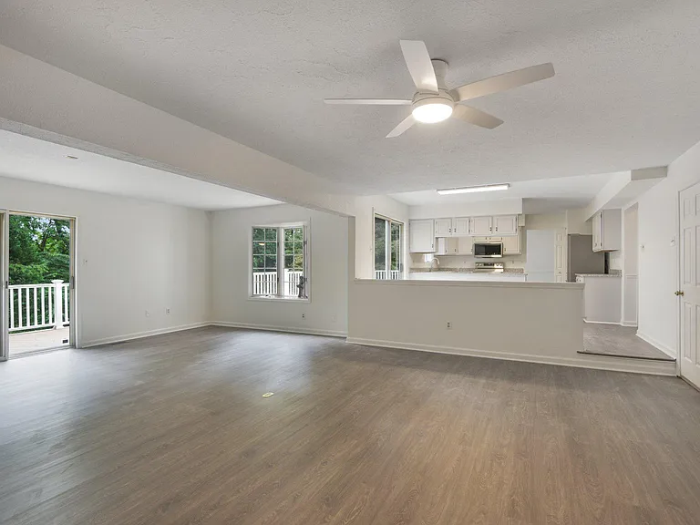 91 Premier Ct — Photo 17