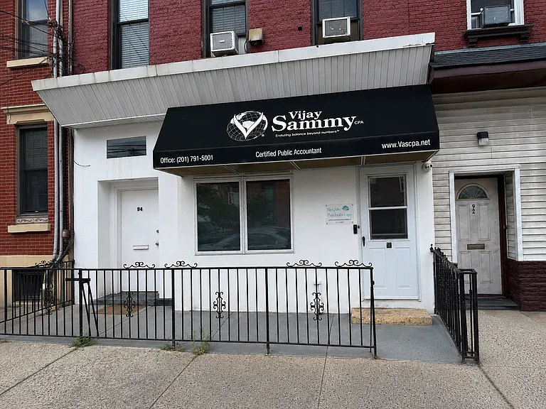 94 Bowers St #101 — Photo 13