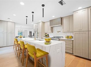 200 Nestor Ct, Roswell, GA 30076