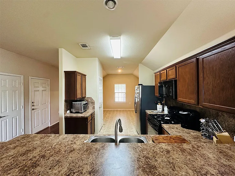 7521 Cedar Edge Dr — Photo 6