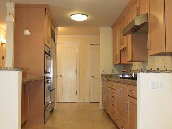 3rd image of 411 S Old Woodward Ave Unit 722