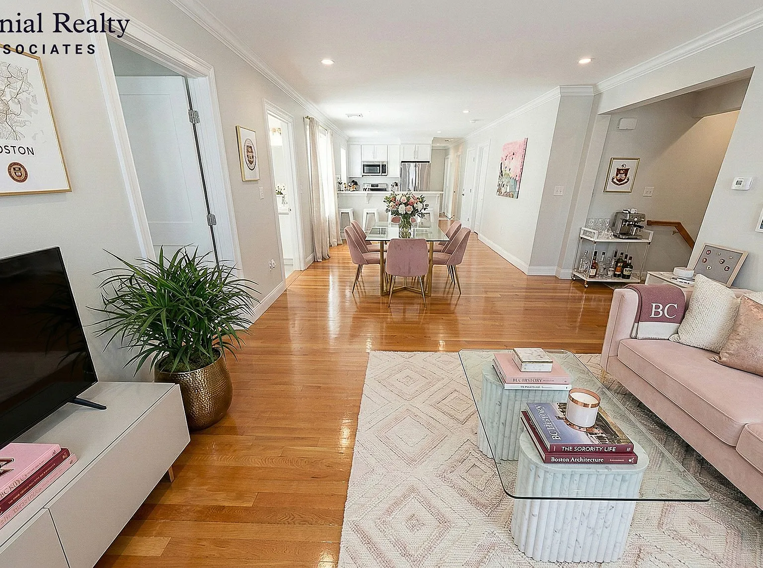4 bed, 2.5 bath, 1640 sqft, $8,700 — Photo 2