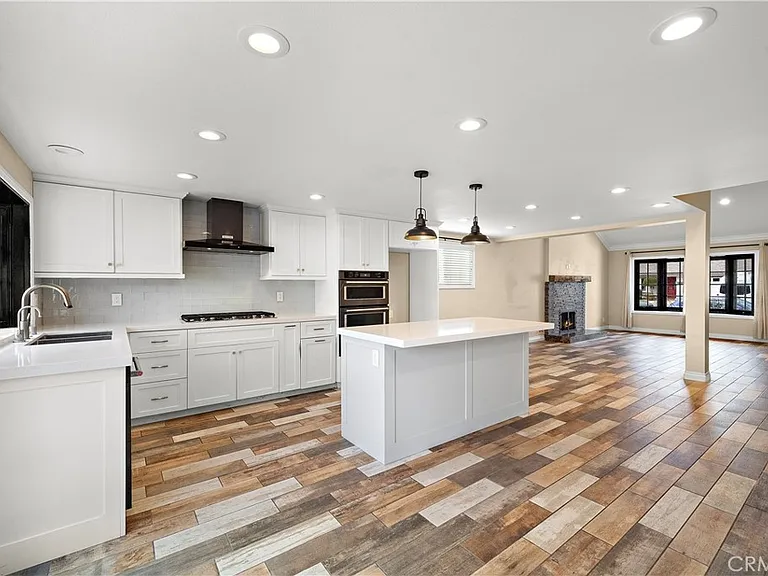 24352 Barbados Dr — Photo 6