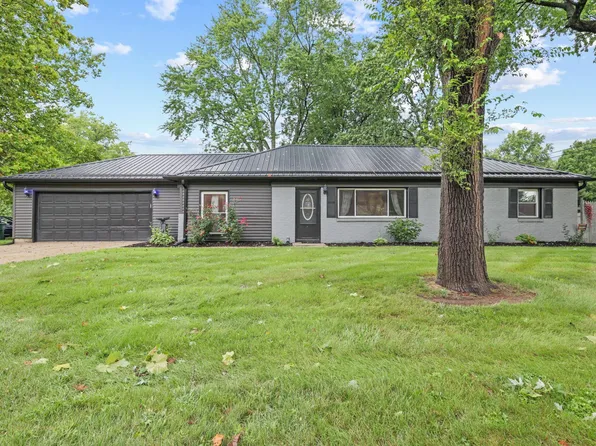 2426 W Sheffield Dr, Muncie, IN 47304