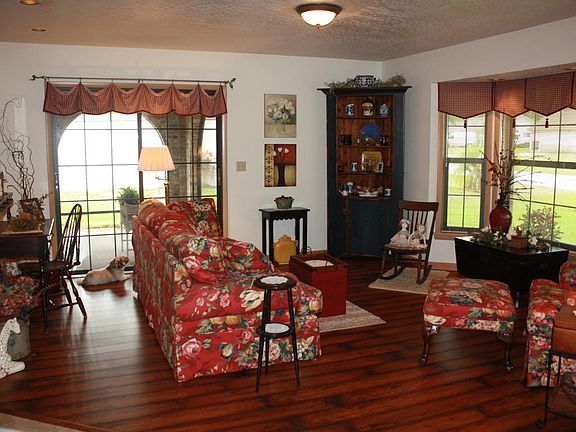 5th image of 4710 Longbow Dr