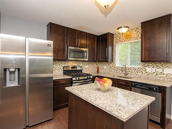 3rd image of 39778 Waterloo Dr