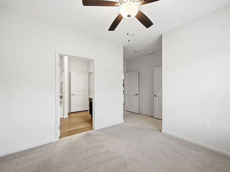 190 Grove Cir #104 — Photo 15