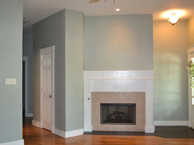 709 Roberts St — Photo 5