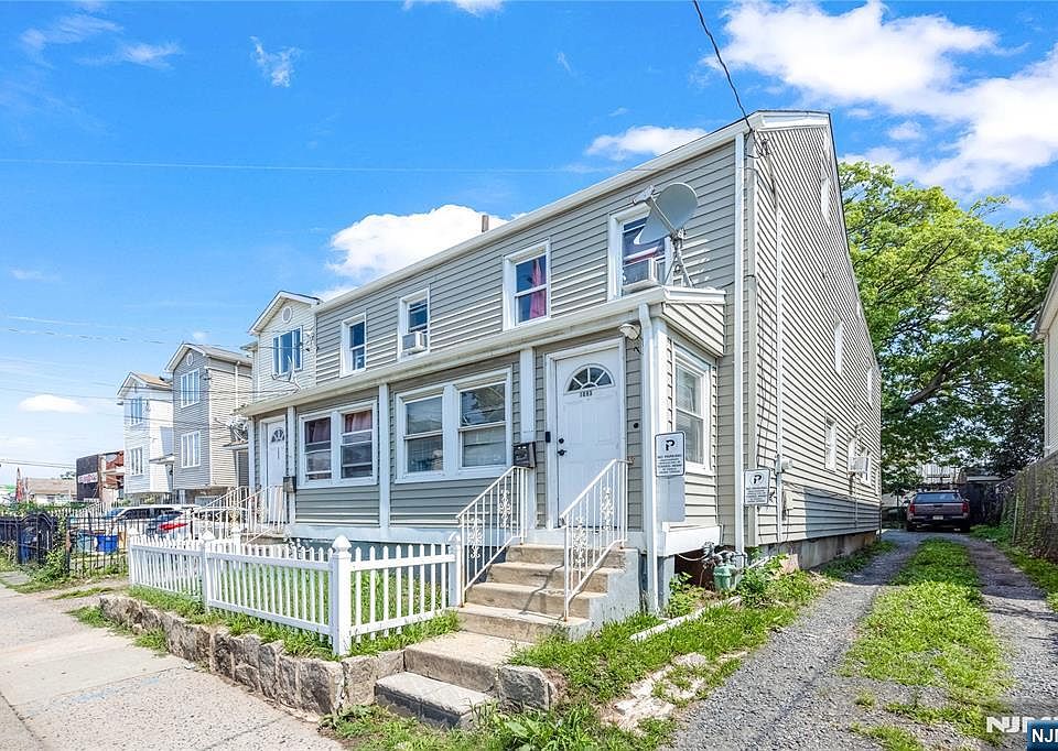1st image of 1083-1085 Magnolia Ave