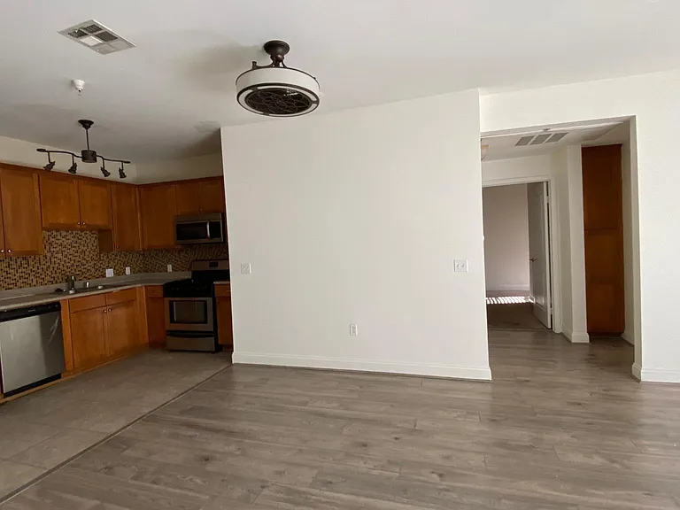 6938 Laurel Canyon Blvd #304 — Photo 8