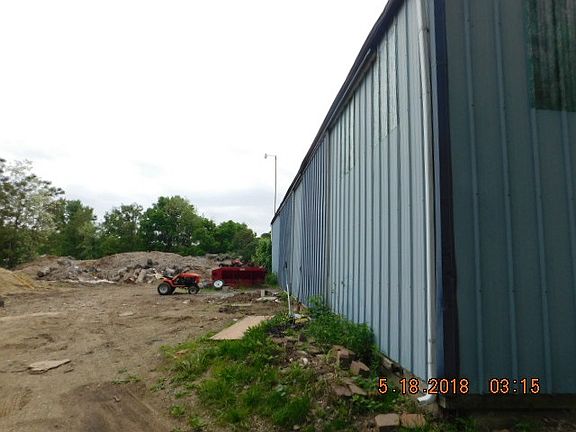 3rd image of 926 Pekin Ave