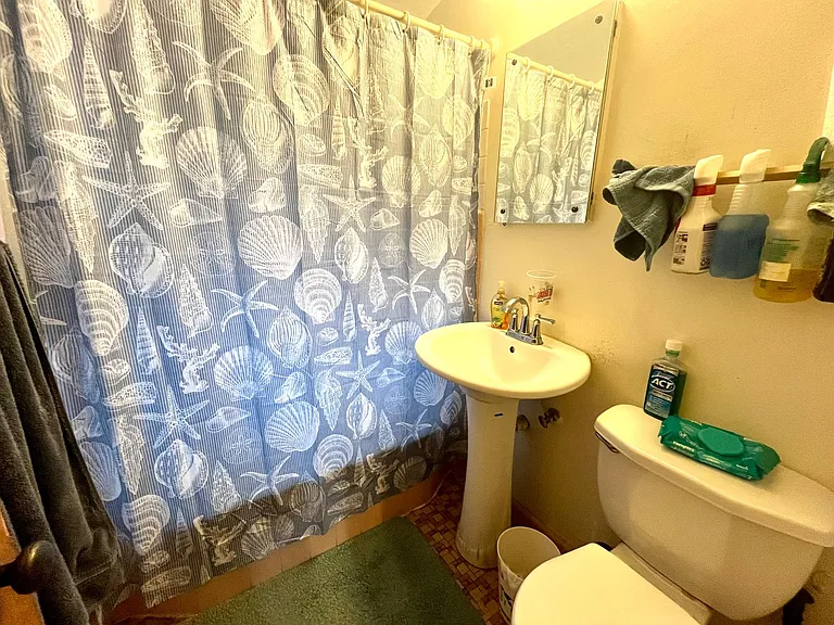 4320 N Wilson Dr — Photo 6