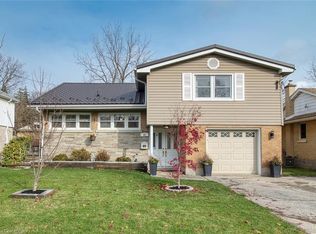 22 Fairmount Rd, Kitchener, ON N2H2G3