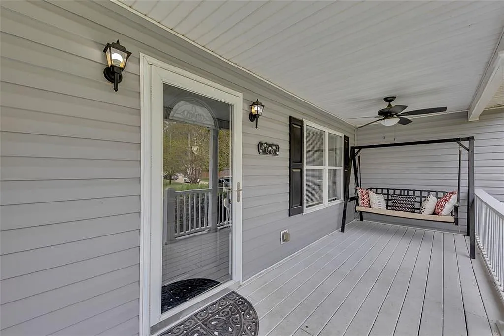 3 bed, 2.0 bath, $5,750 — Photo 3