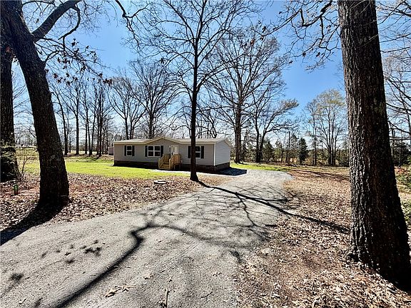 4th image of 4924 Airline Rd