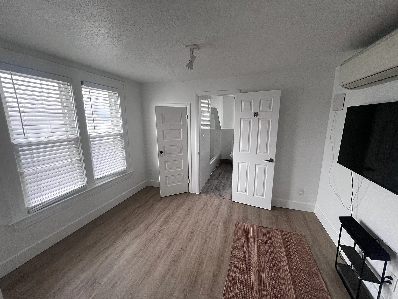 1 bed, 825 sqft, $1,250 — Photo 2