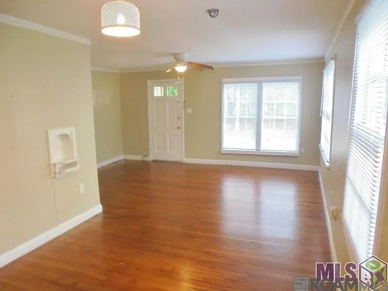 1035 Rittiner Dr — Photo 2