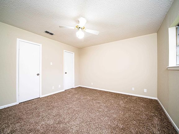 5th image of 108 Pinecrest St