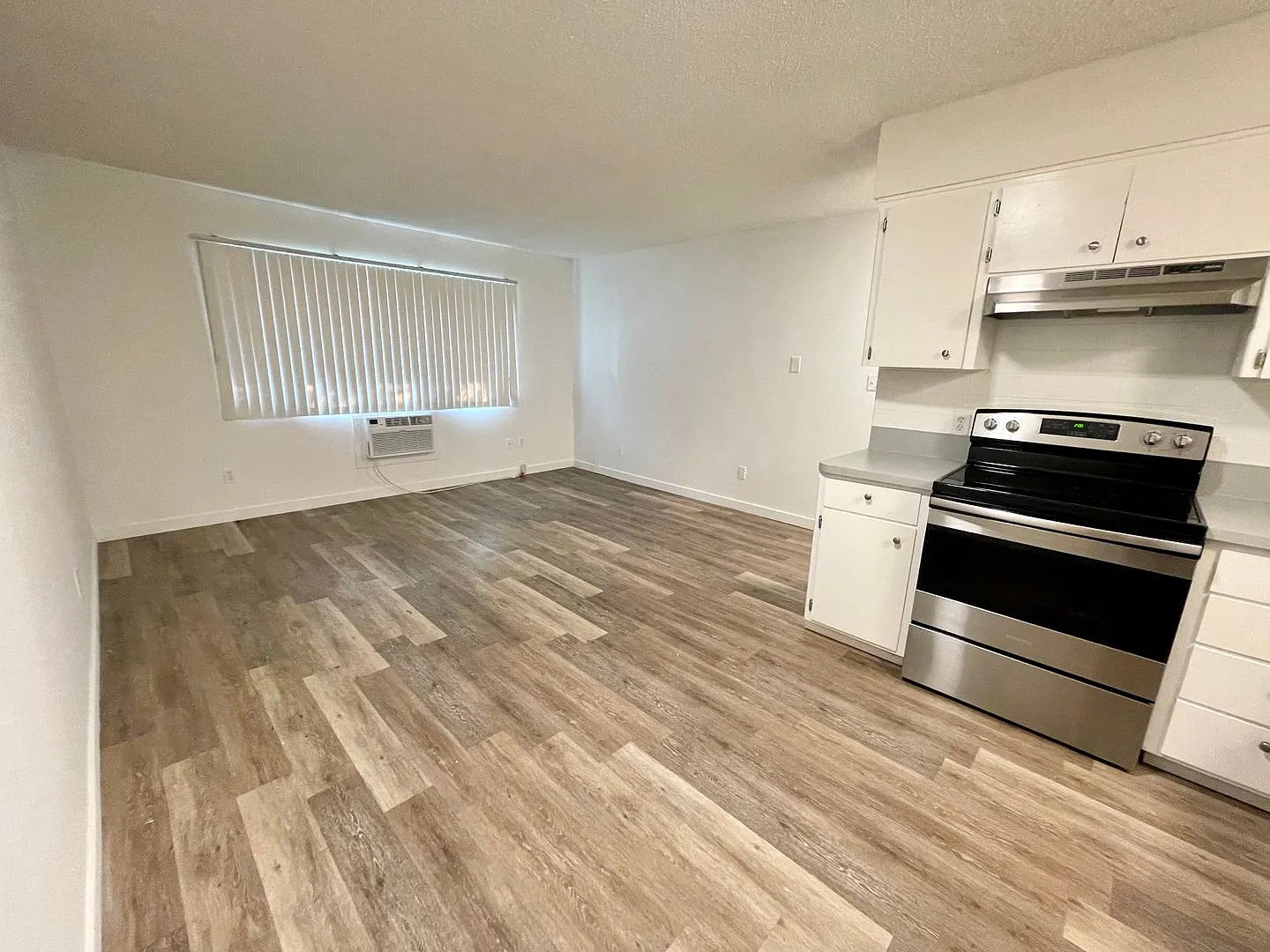 Pine Villa Apartments — Photo 4