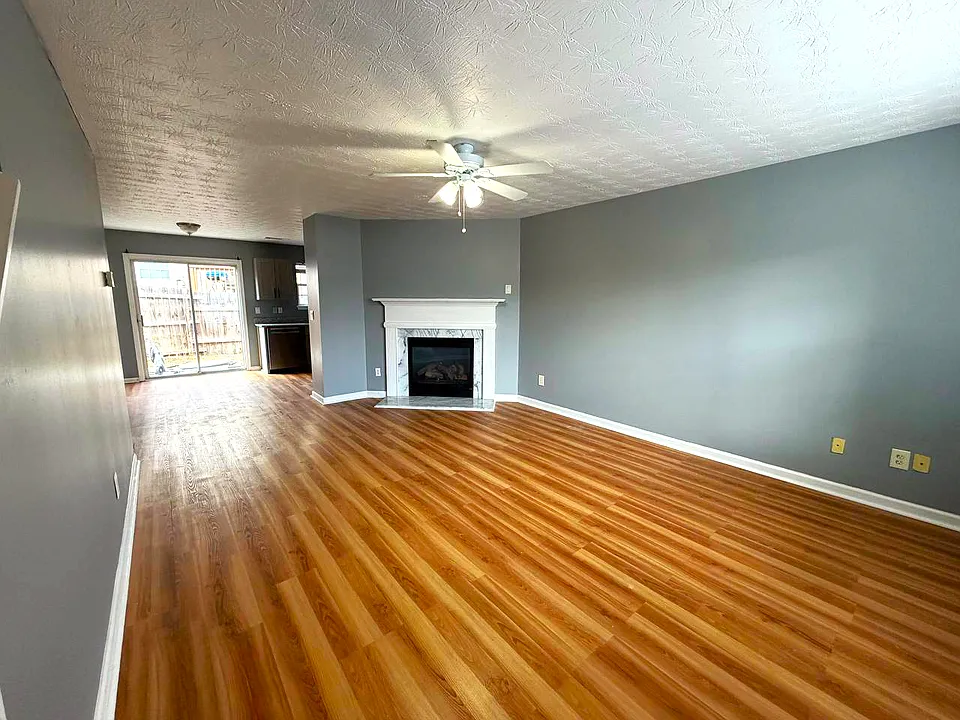 460 Spring Head Ct