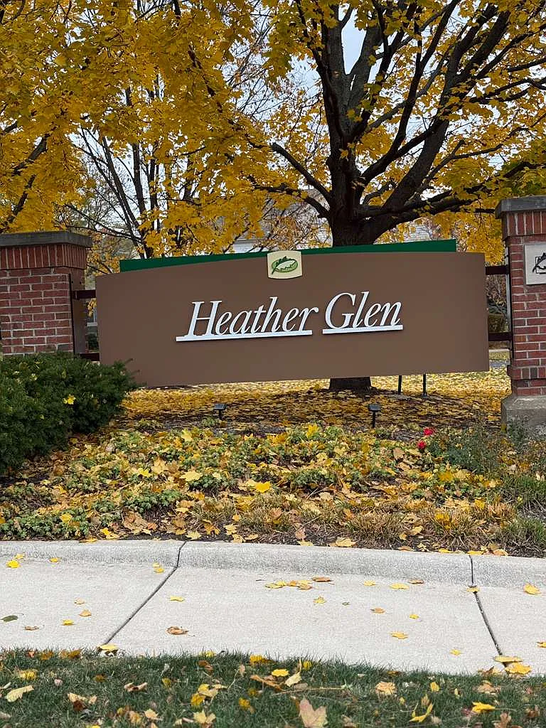 2 bed, 1.5 bath, 1270 sqft, $2,400 — Photo 1