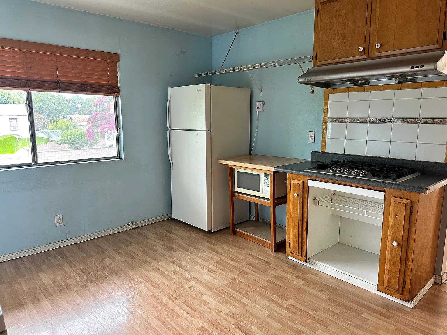 2 bed, 500 sqft, $2,100 — Photo 3