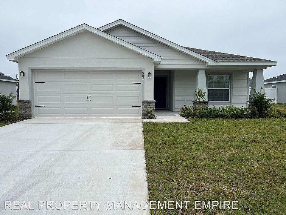 1st image of 909 1st St