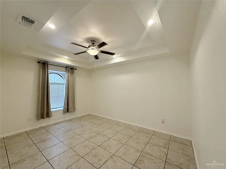 2400 E Brazil St — Photo 9