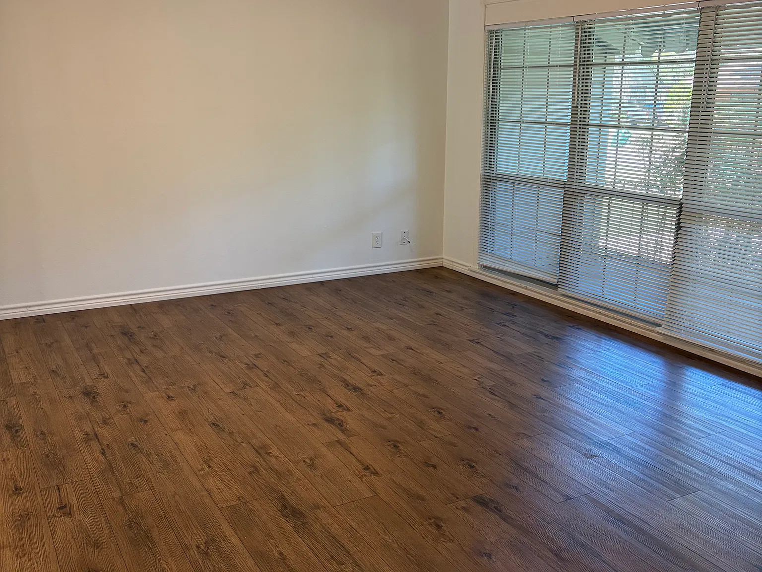 2 bed, 843 sqft, $1,600 — Photo 4