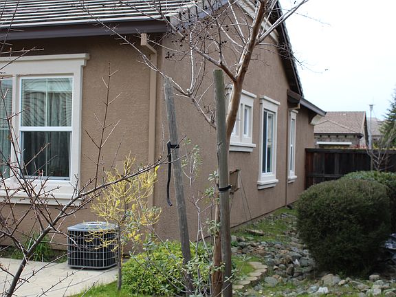 5th image of 438 Chaparral Ct