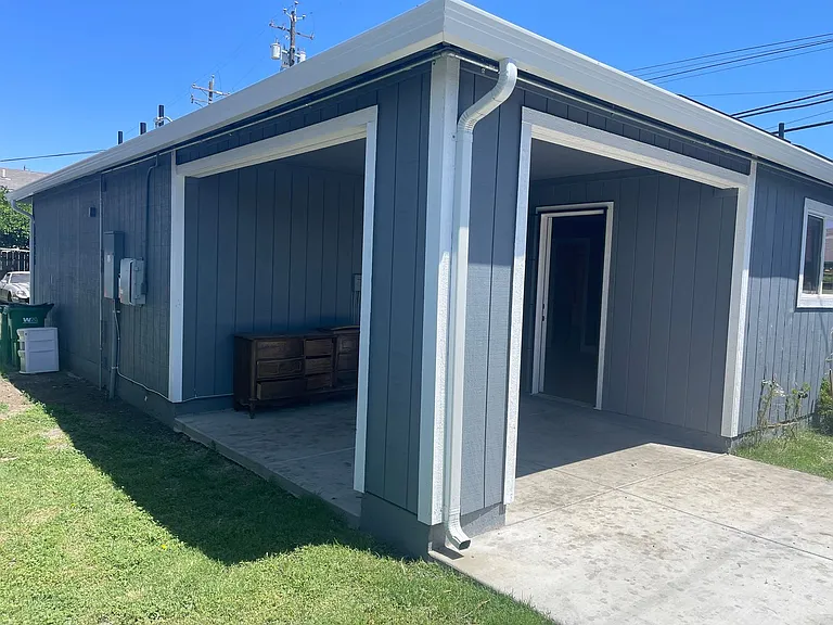 1526 N Sierra Nevada St — Photo 18