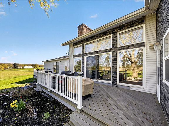 5th image of 399 Hinman Rd