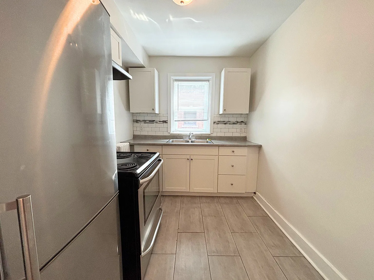 83 East Ave S — Photo 2