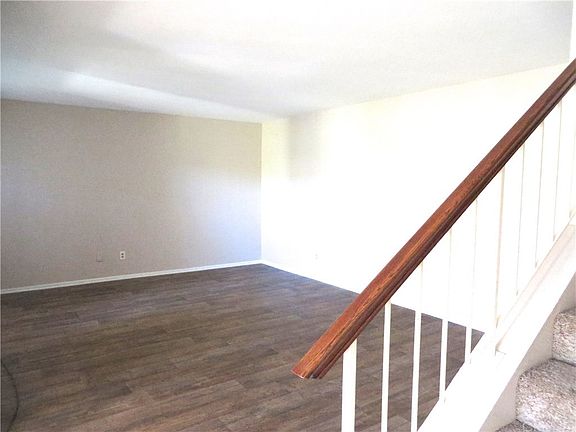 4th image of 18524 Mayall St Unit K