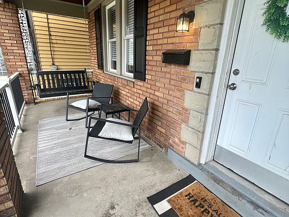 3rd image of 93 Westwood St