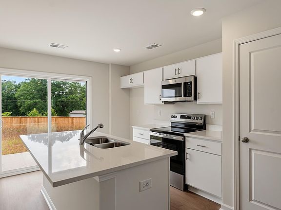 4th image of 134 Cloverfield Ln Homesite 5