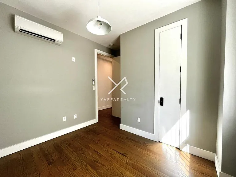 806 Saint Johns Pl #1D — Photo 7