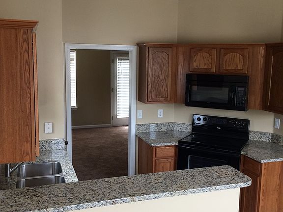 631181_kitchen_03282015