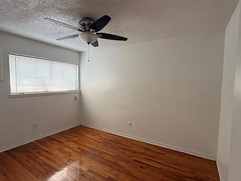 4921 Crawford St #19 — Photo 11