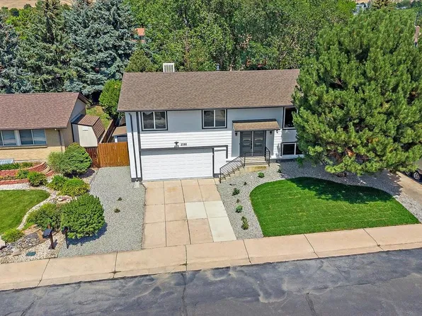 2088 S Coors Circle, Lakewood, CO 80228
