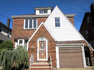 569 Monroe Pl, Ridgefield, NJ 07657