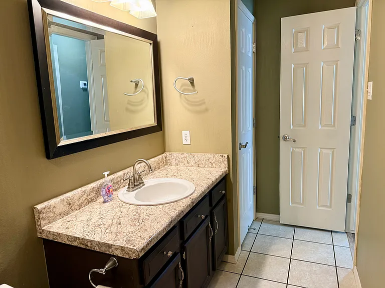 1721 Eastgate Cir — Photo 26