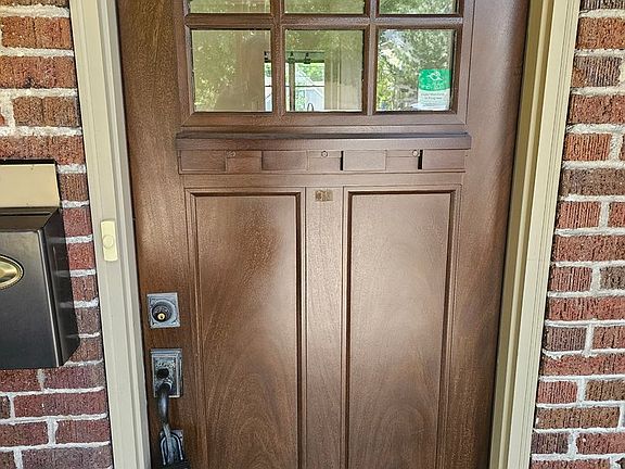 5th image of 833 S Ogden St