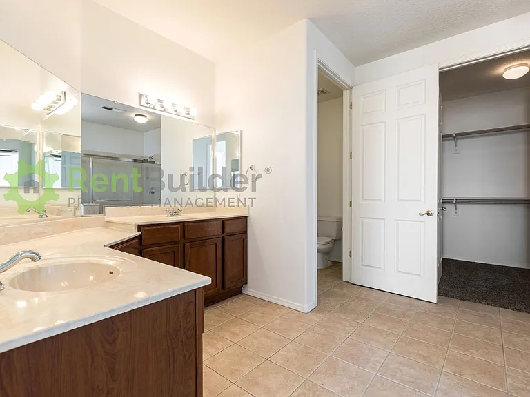 620 3rd St NE — Photo 12