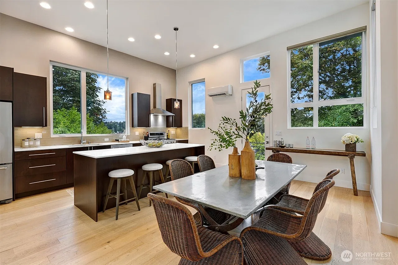 3 bed, 3.5 bath, 1980 sqft, $5,499 — Photo 1