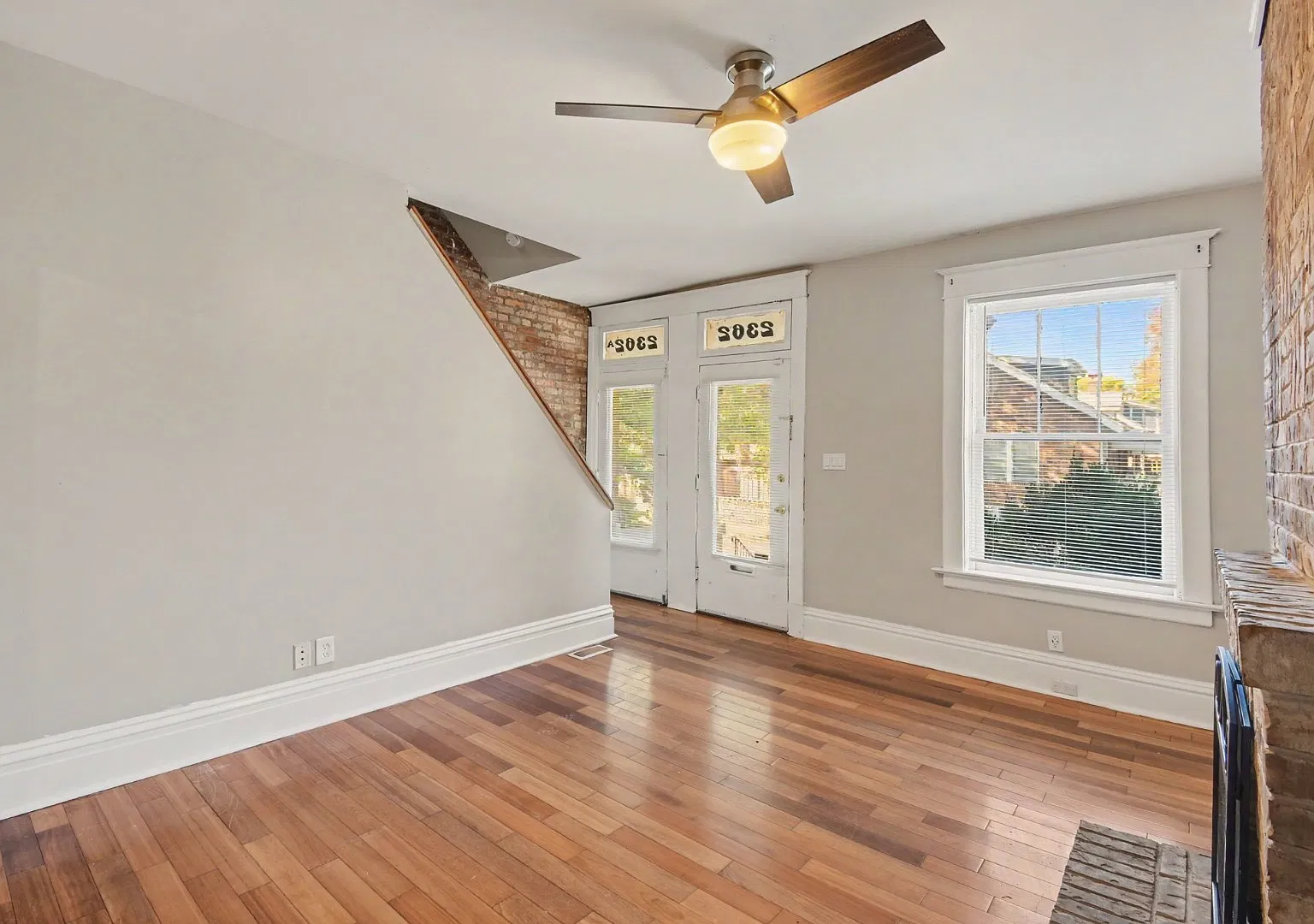 Modern 3-Bed Townhome with Balcony, Deck, and In-Unit Laundry in St. Louis 2,000 Sq Ft of Stylish... — Photo 2