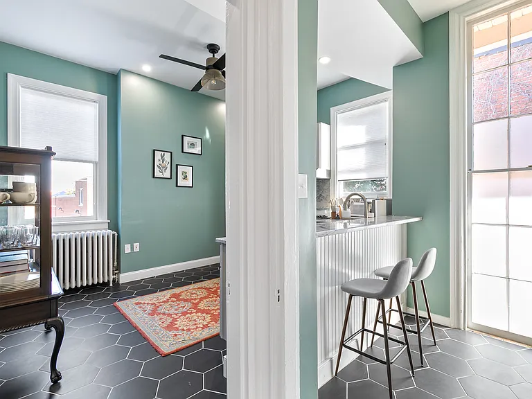 1634 W Grace St — Photo 30