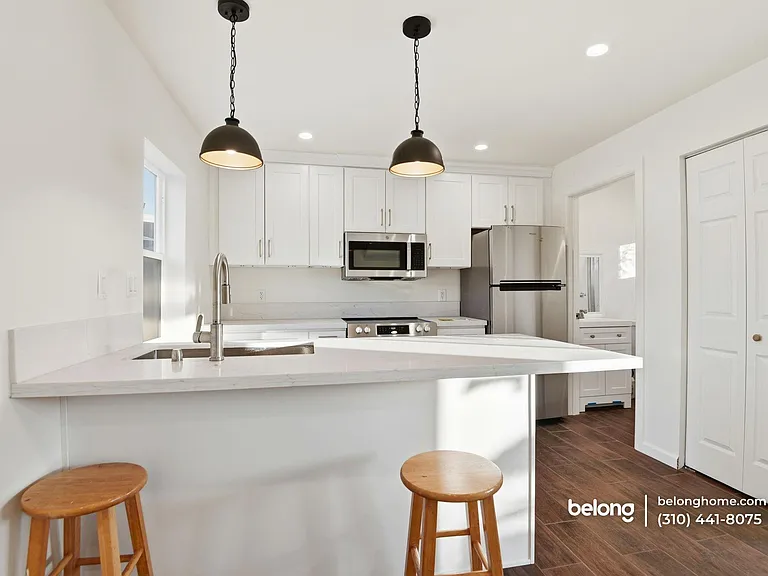 648 Anita St #1 — Photo 10