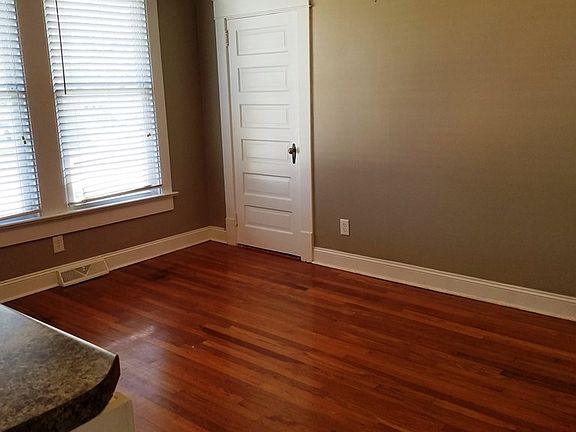 4th image of 502 Dukes Ave