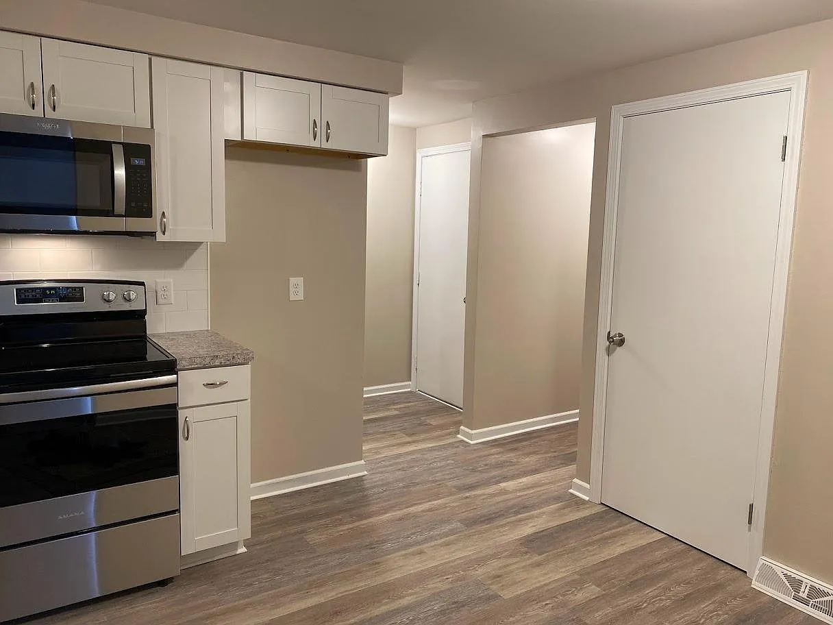 3 bed, 1.5 bath, 1368 sqft, $2,575 — Photo 4